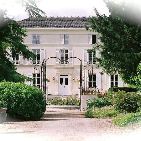 Chateau De Mesnac Buitenkant foto